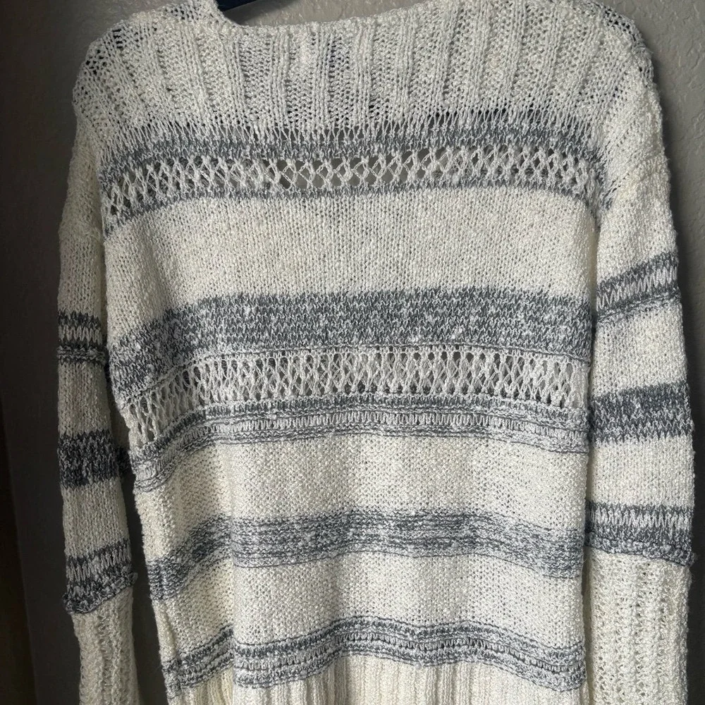 Storia  cream and gray Anthropology Sweater Size Small‎